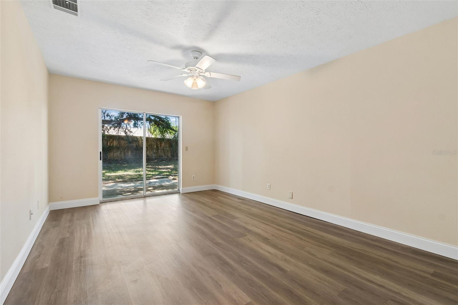 PRESIDENTIAL MANOR - Residential