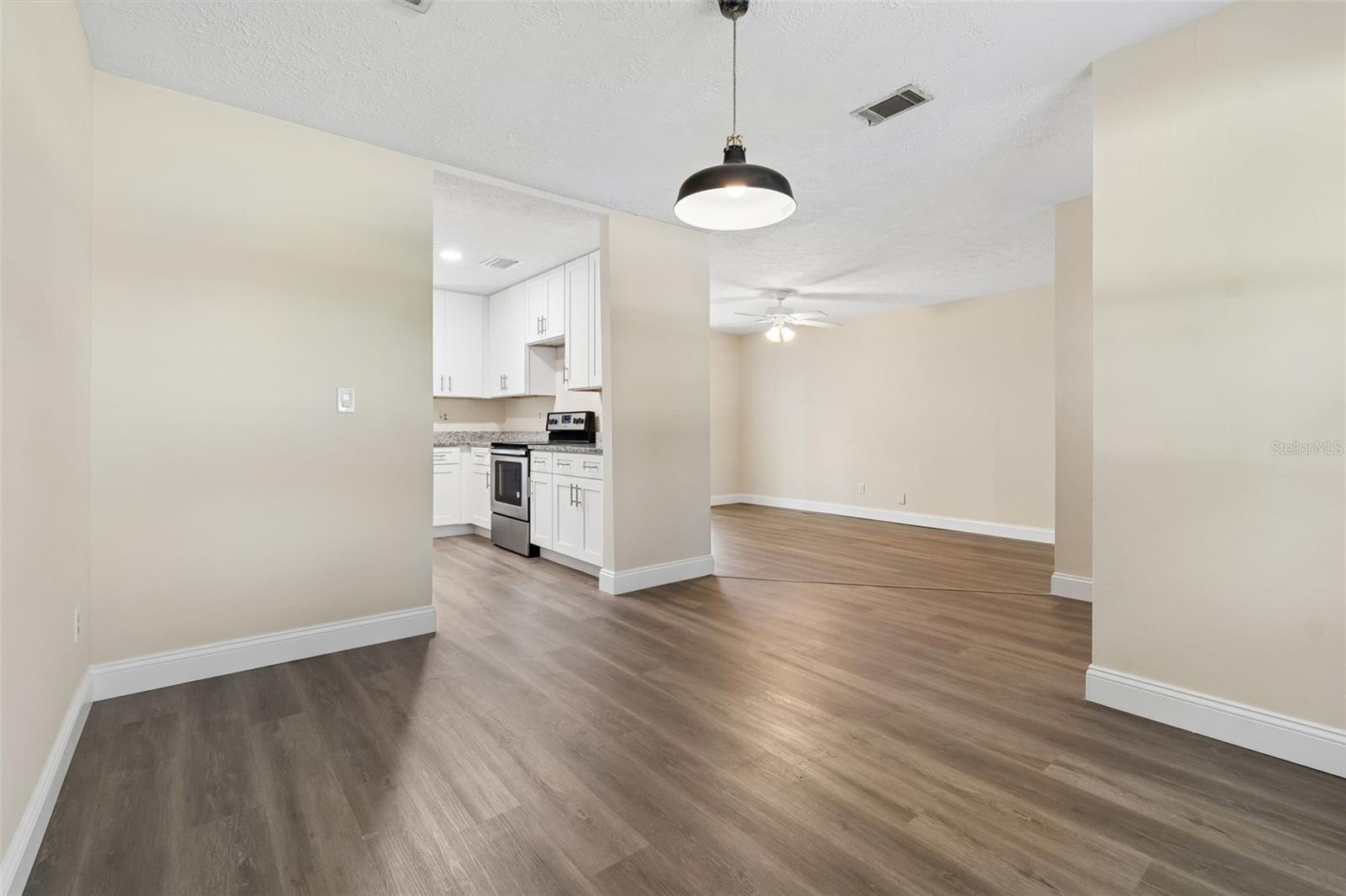 PRESIDENTIAL MANOR - Residential