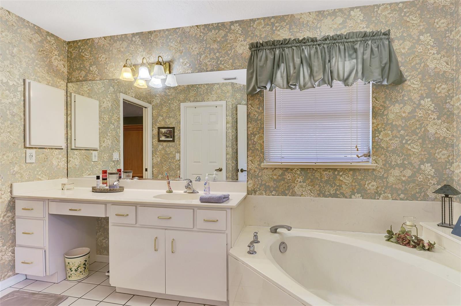 NORTH PORT CHARLOTTE ESTATES - Residential