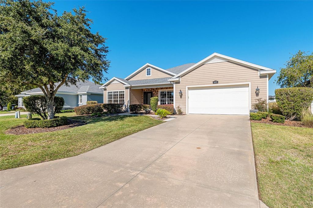 Photo of 1095 NW 45th Place, Ocala, FL 34475 (MLS # OM714975)
