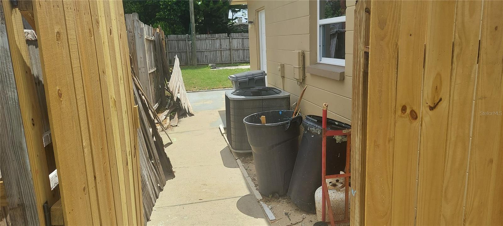 2048 HESS DRIVE