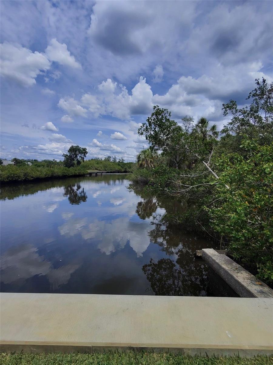 Excellent location just off Alt 19 in Tarpon Springs, located on Meres Blvd. Short boat ride or drive to the sponge docks for great shopping and entertainment. Build your dream home with this rare lot, conveniently located near everything!
