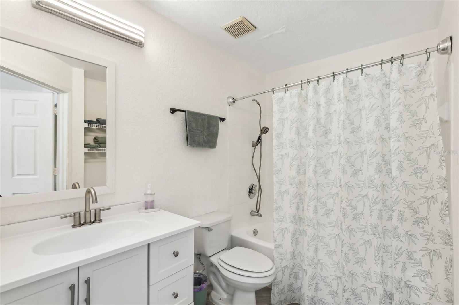 JADE AT TAMPA PALMS A CONDOMIN - Residential