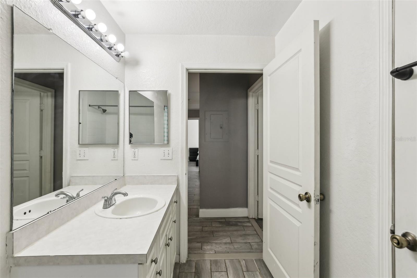 JADE AT TAMPA PALMS A CONDOMIN - Residential