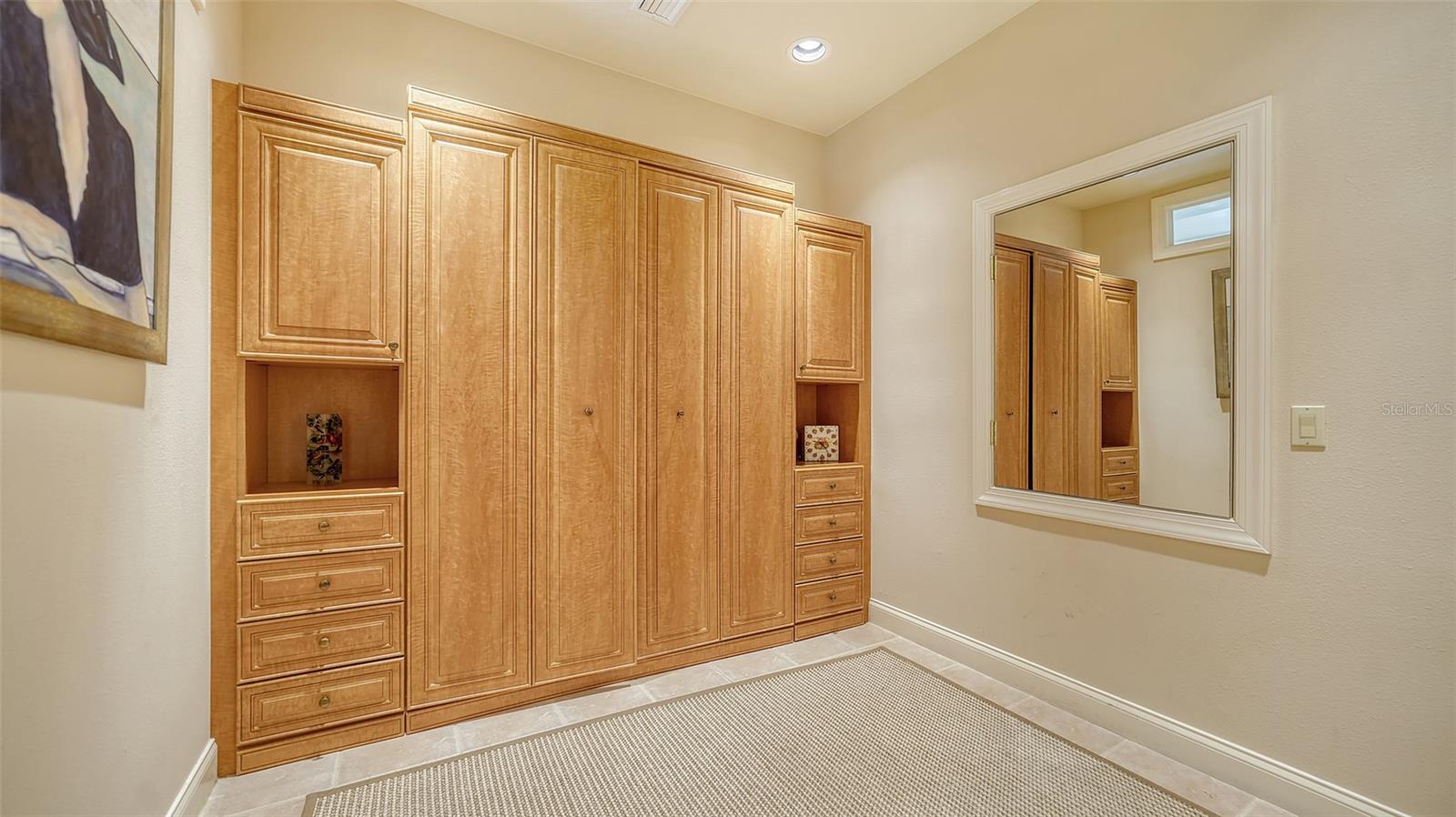 QUEENS HARBOUR - Residential