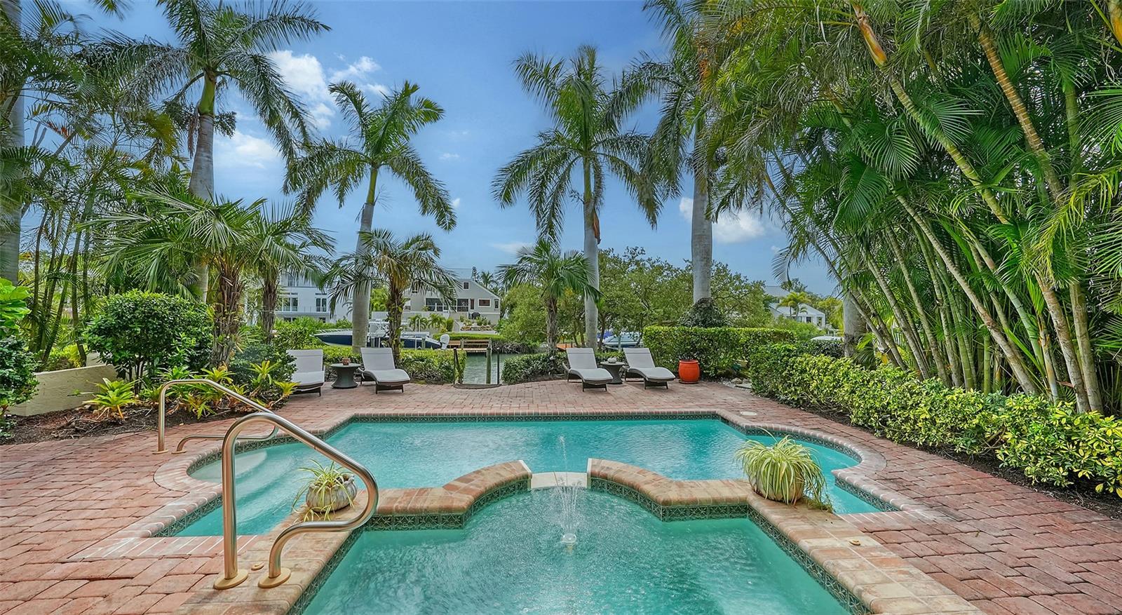 QUEENS HARBOUR - Residential