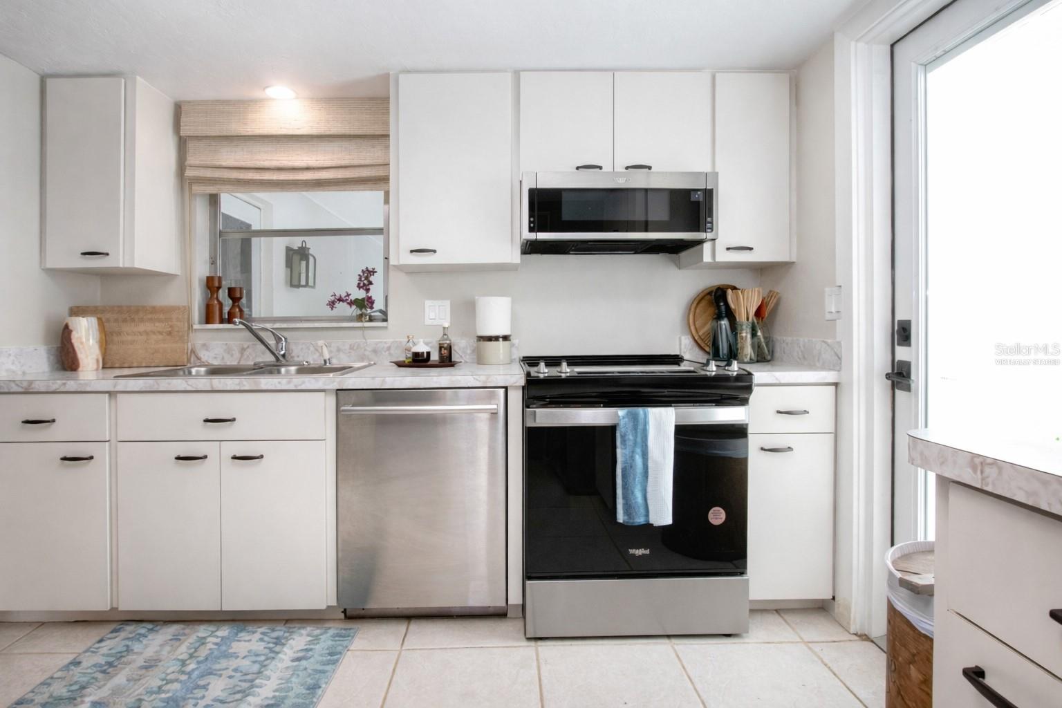 GULF GATE GARDEN HOMES E - Residential