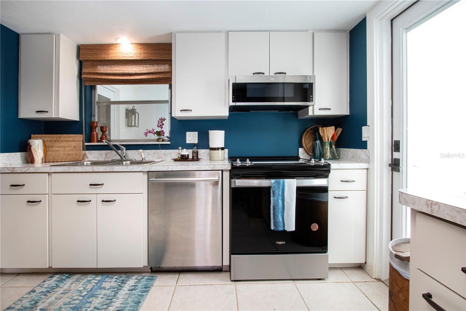 GULF GATE GARDEN HOMES E - Residential