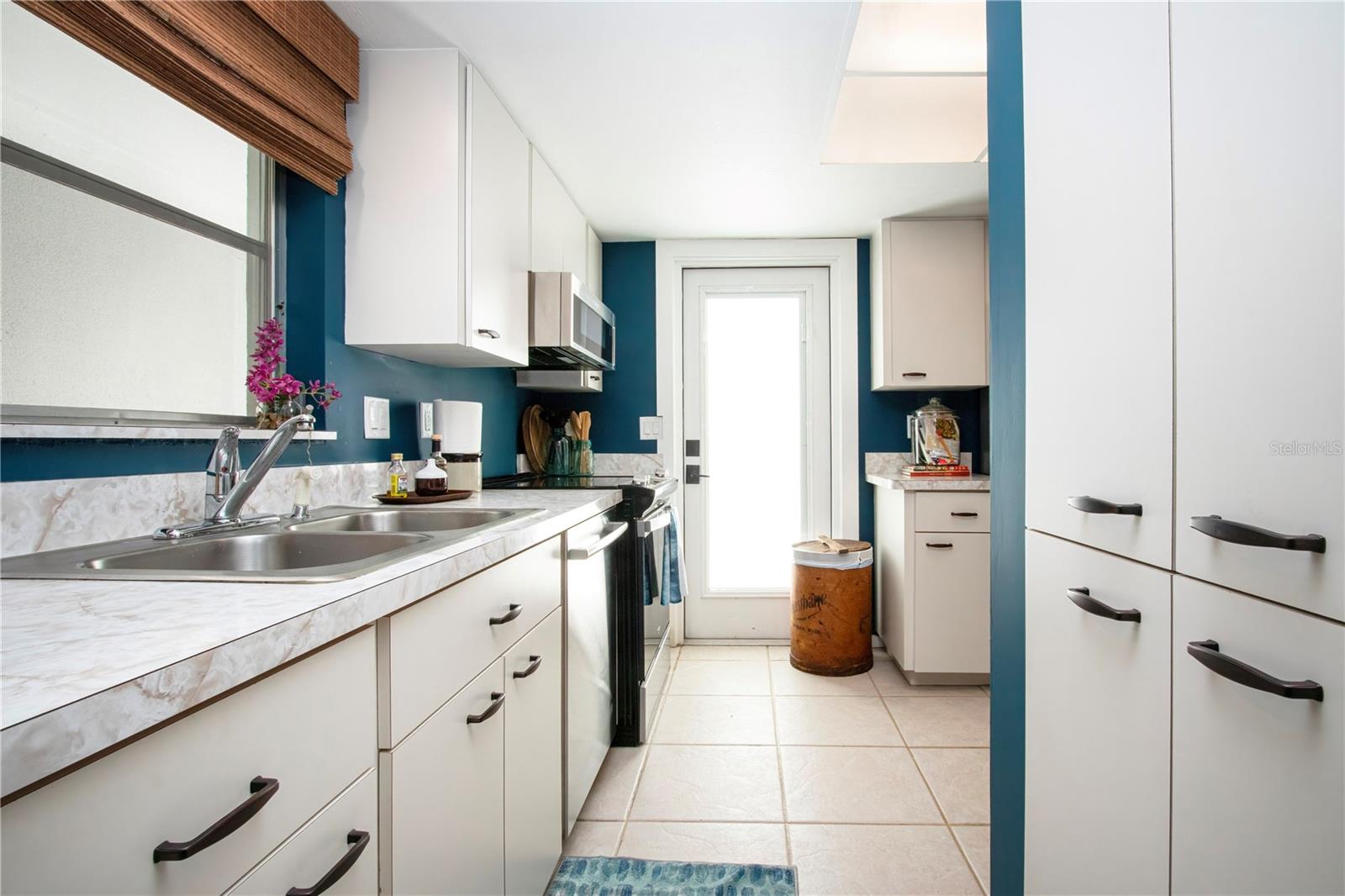 GULF GATE GARDEN HOMES E - Residential