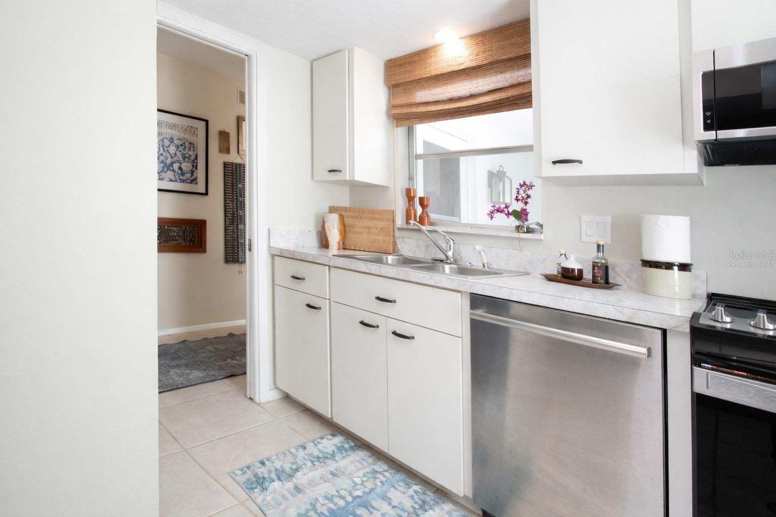 GULF GATE GARDEN HOMES E - Residential