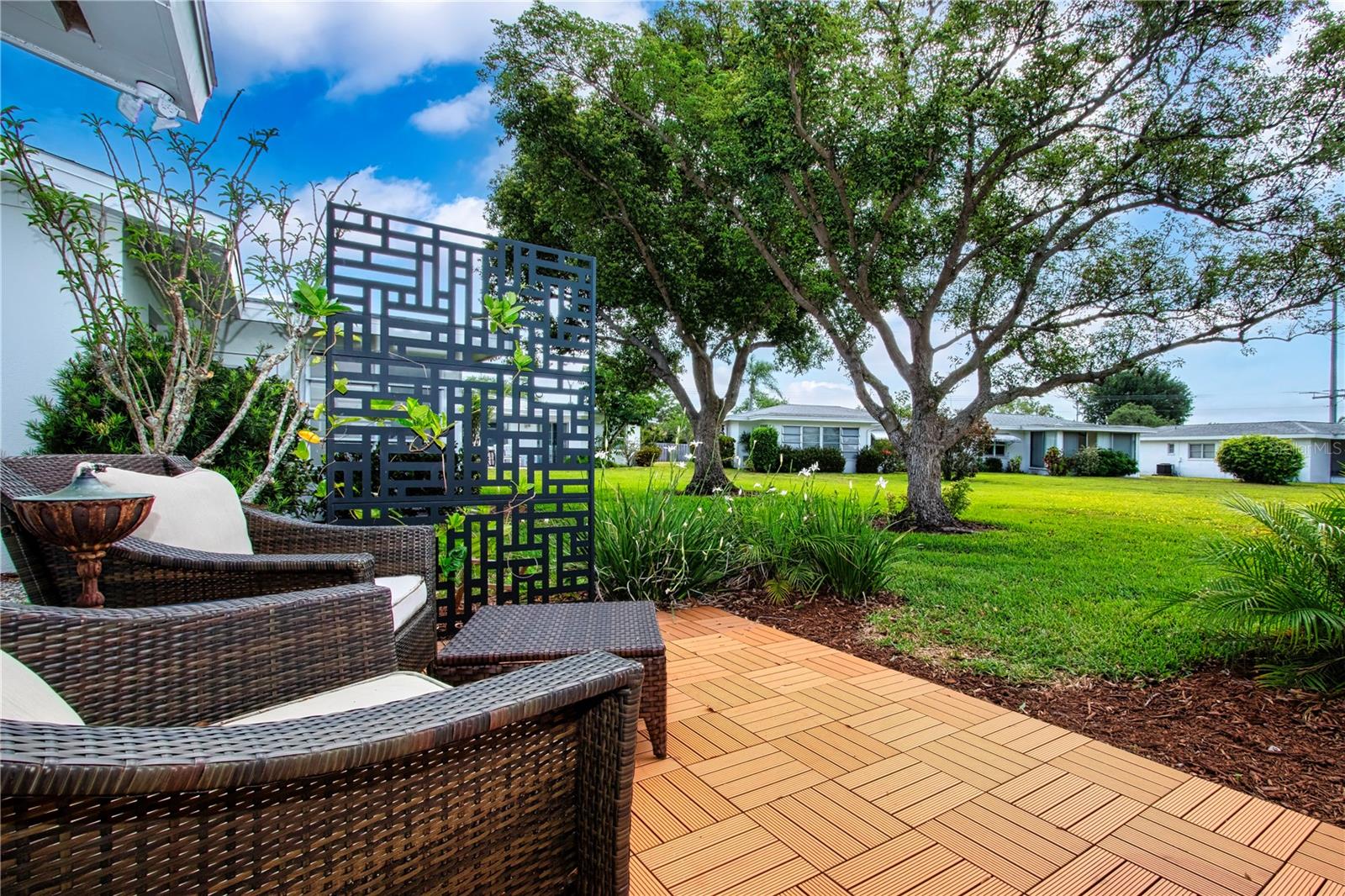 GULF GATE GARDEN HOMES E - Residential