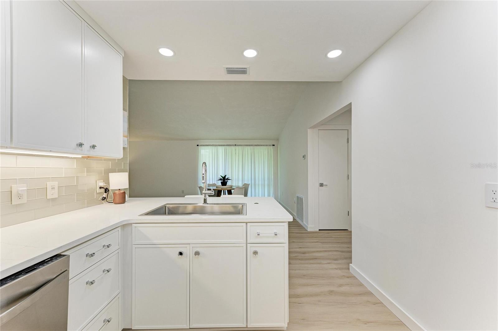 SCHOONER BAY - Residential