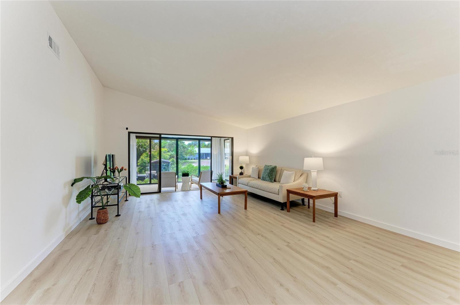 SCHOONER BAY - Residential
