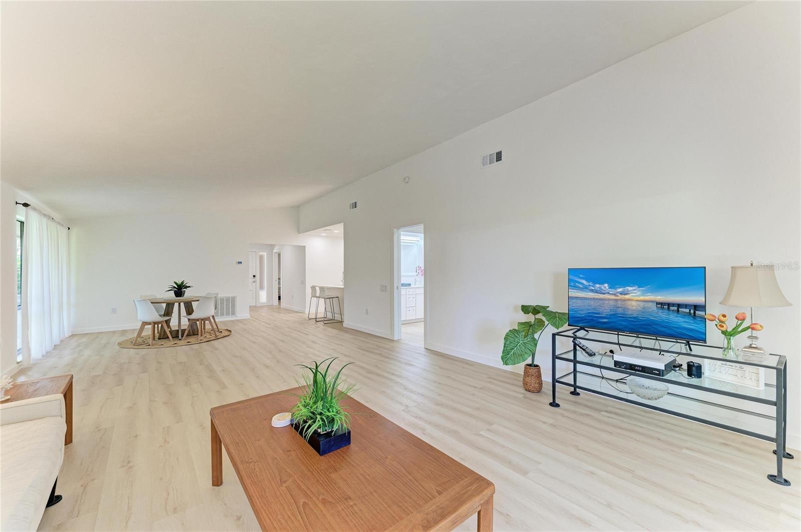 SCHOONER BAY - Residential