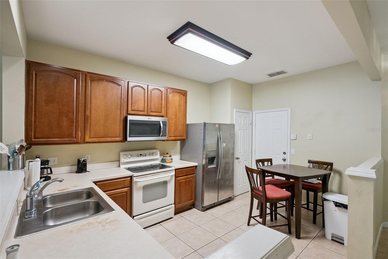 VISTAS AT LAKE HOWELL - Residential