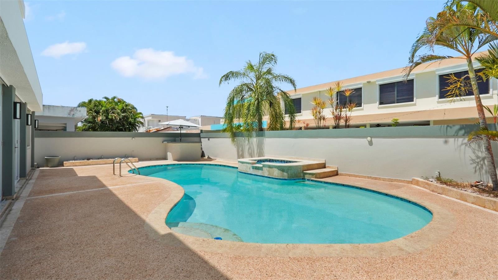 URB. ESTANCIAS DE SAN FERNANDO - Residential