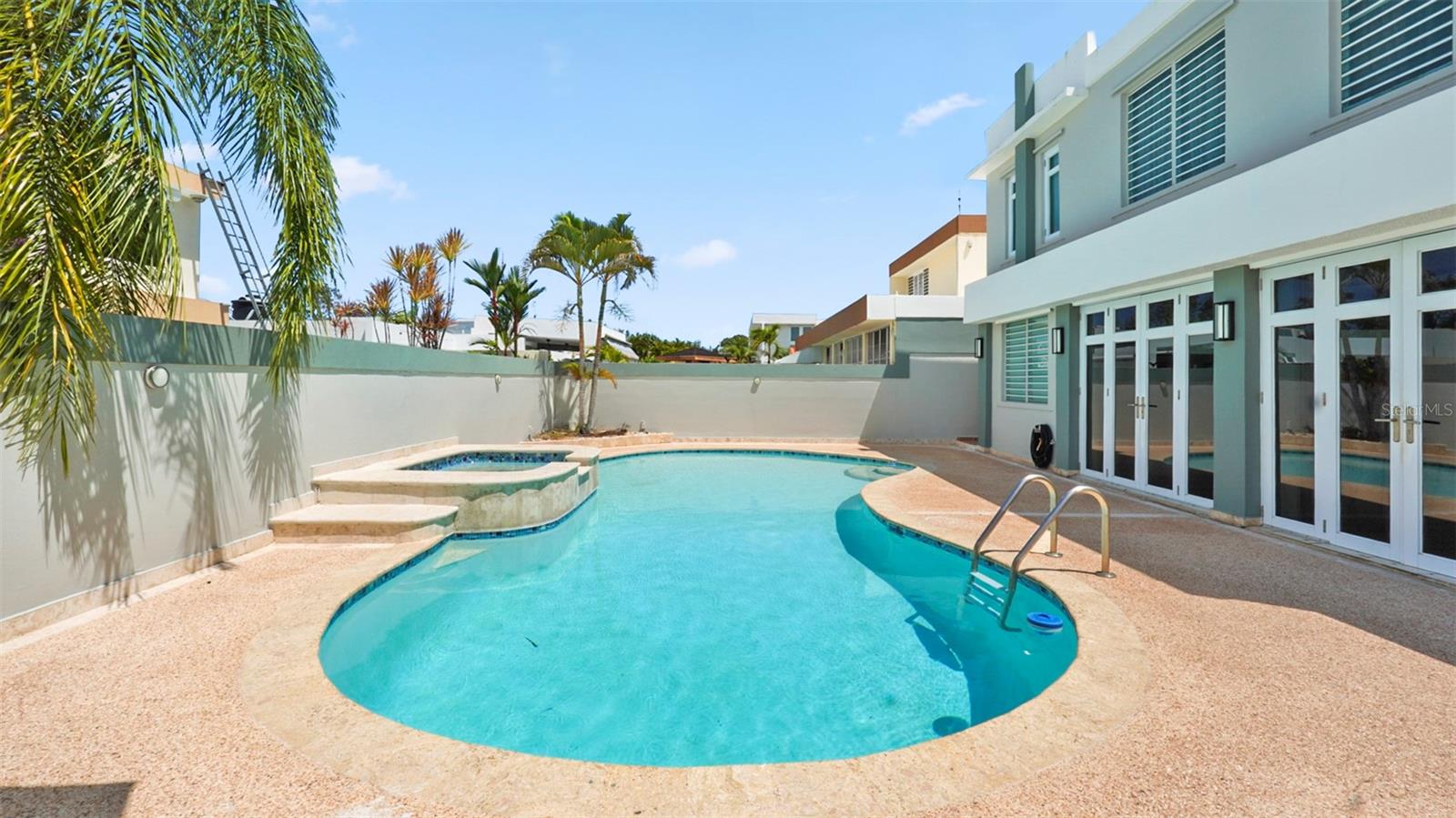 URB. ESTANCIAS DE SAN FERNANDO - Residential