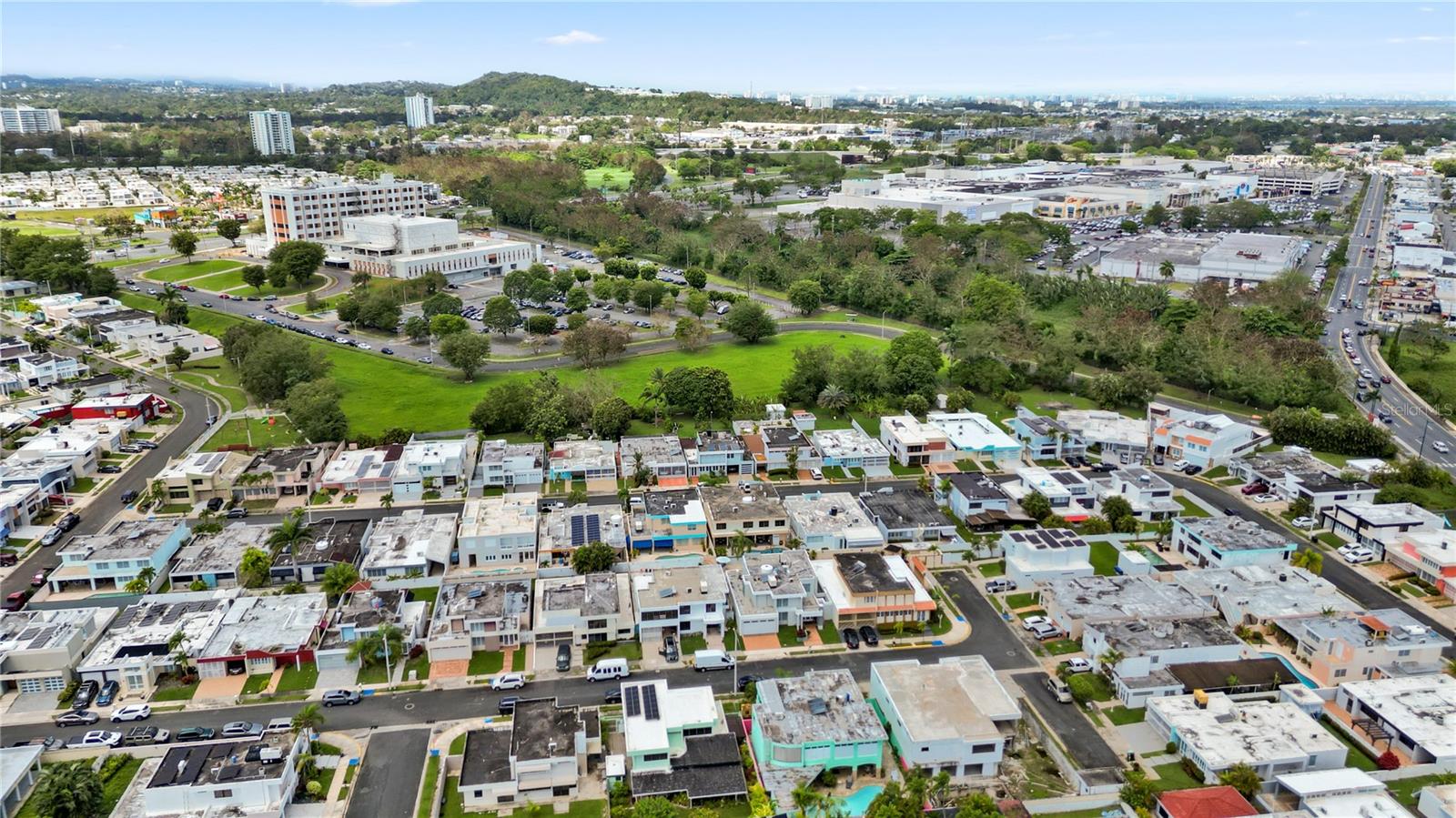 URB. ESTANCIAS DE SAN FERNANDO - Residential