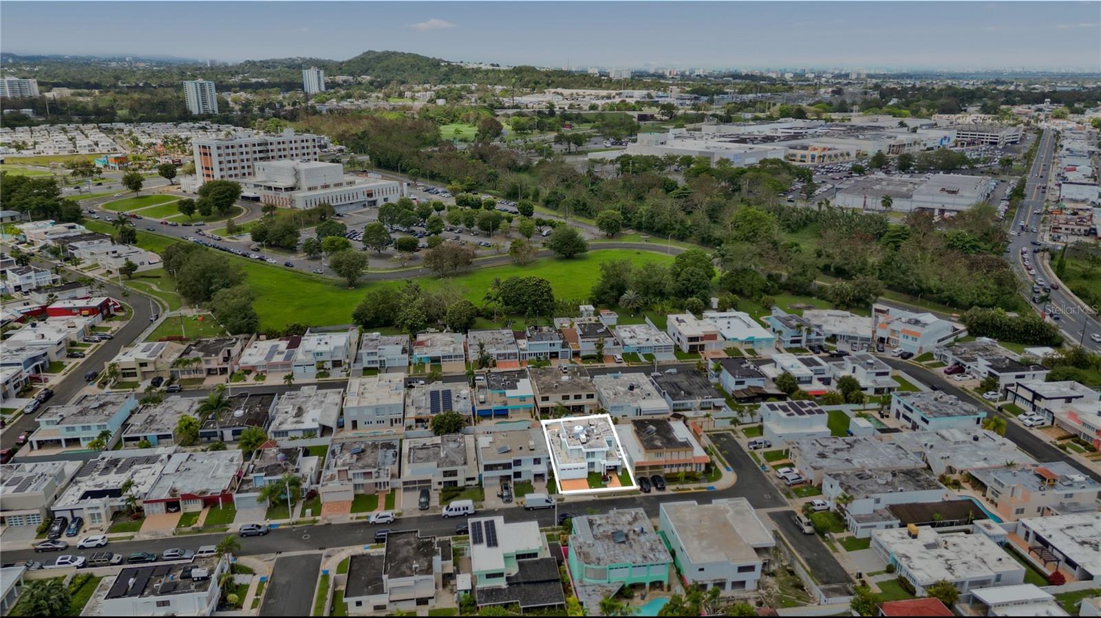 URB. ESTANCIAS DE SAN FERNANDO - Residential