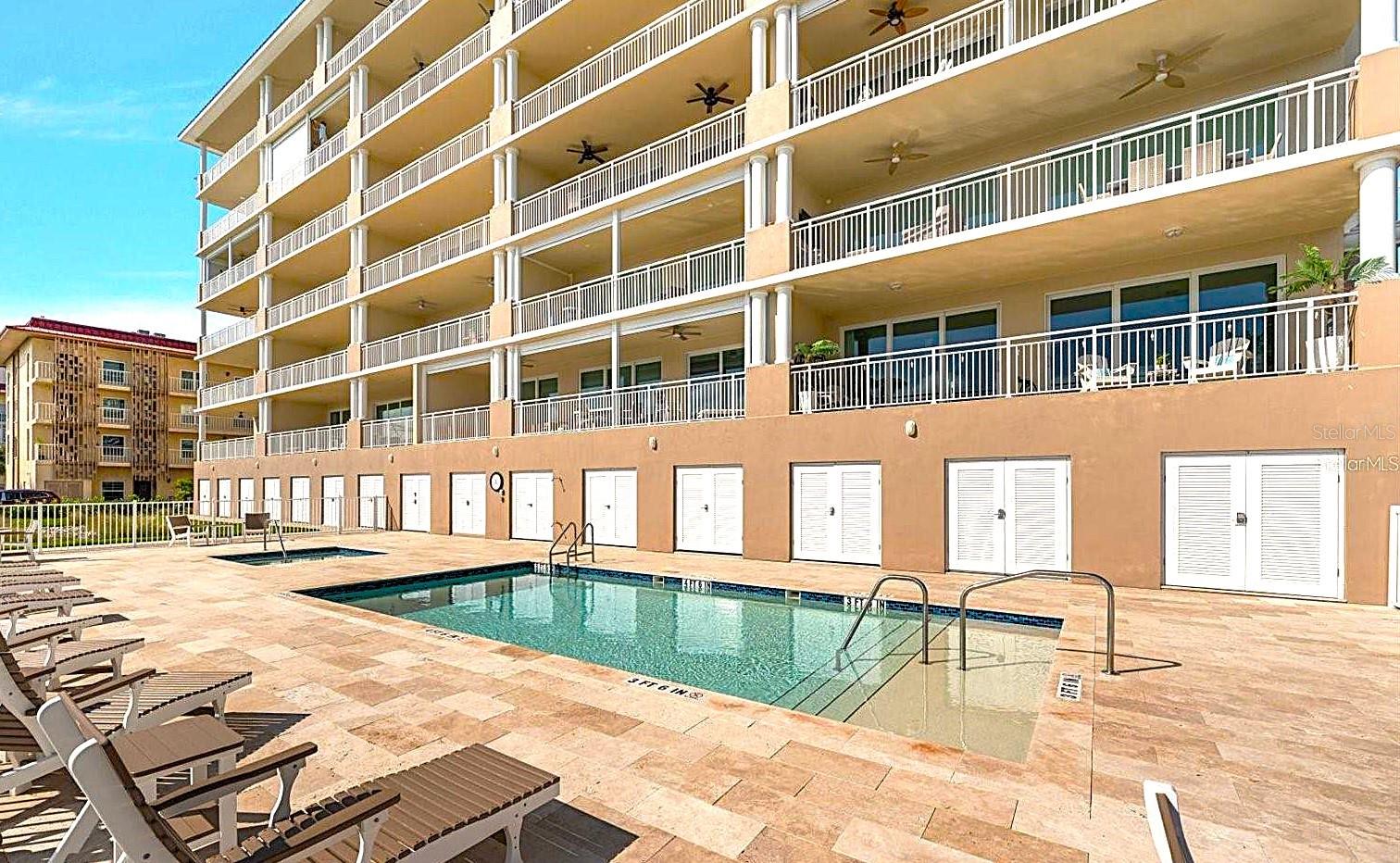 125 ISLAND WAY 305