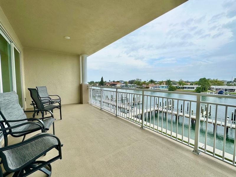 125 ISLAND WAY 305