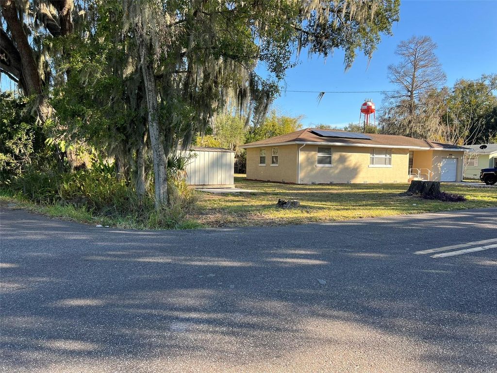 Photo of 2208 Lake Boulevard, Winter Haven, FL 33881 (MLS # L4959022)