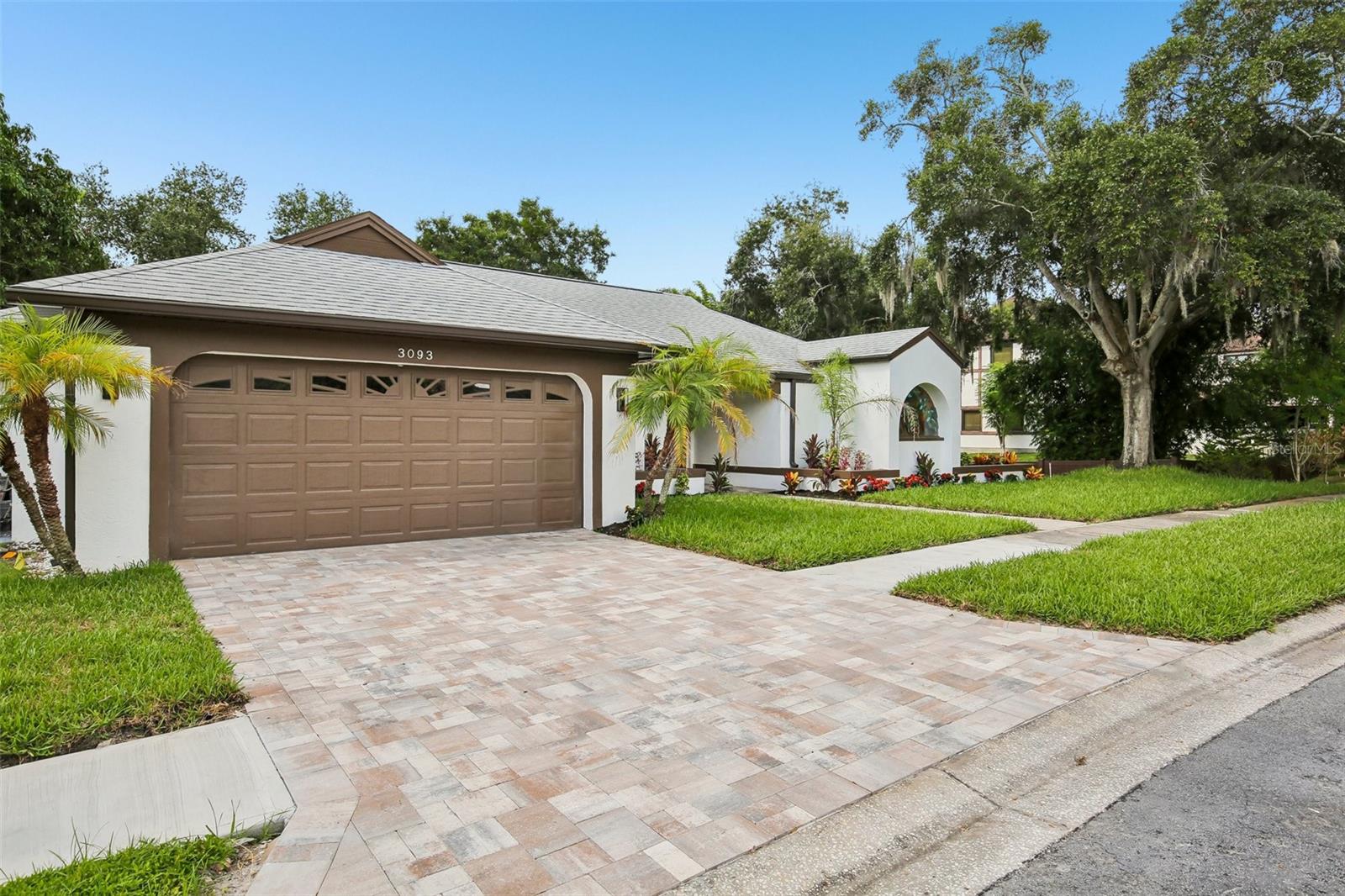 3093 CREST DRIVE
