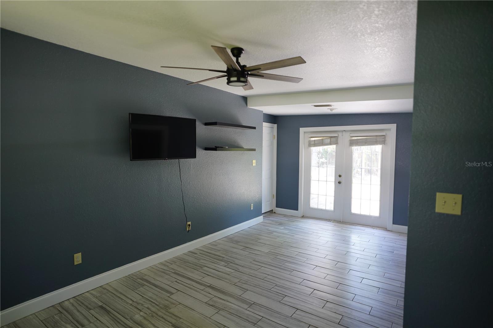 COLONIAL ACRES - Residential Lease