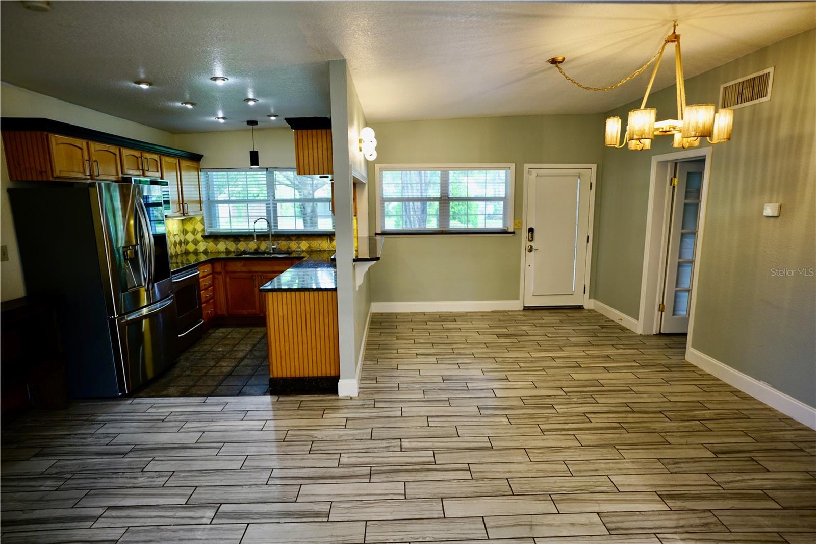 COLONIAL ACRES - Residential Lease