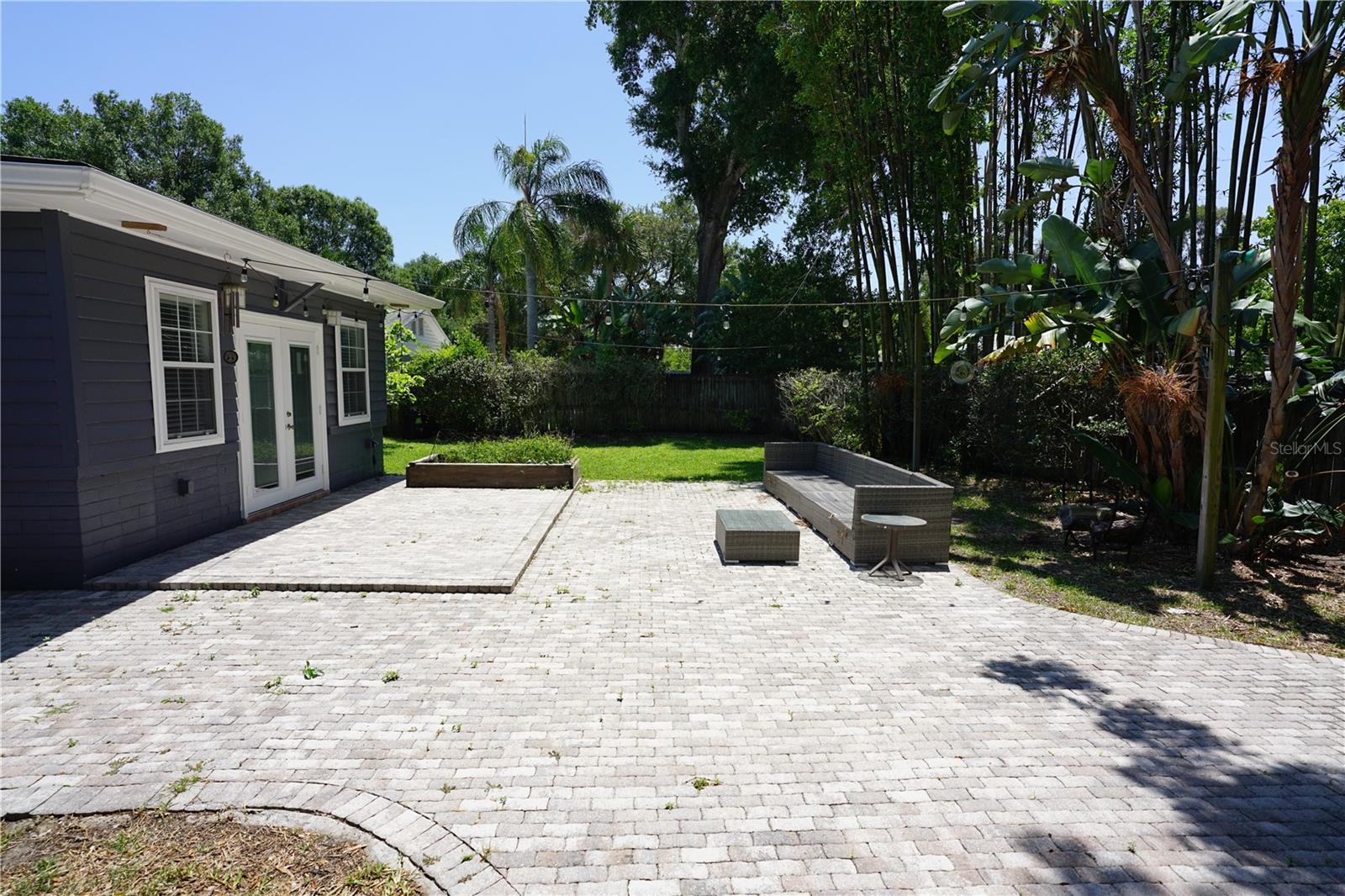 COLONIAL ACRES - Residential Lease