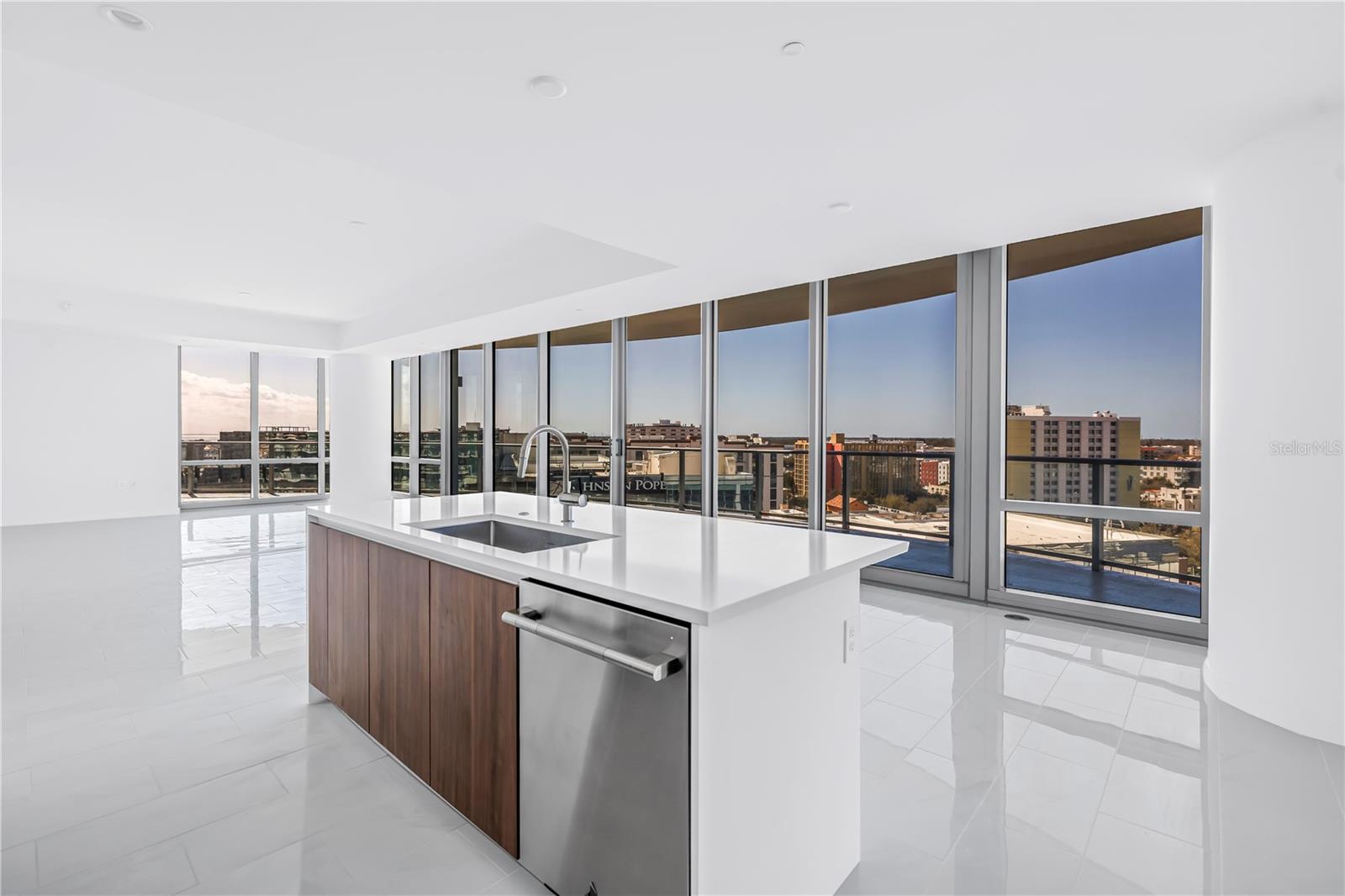 400 CENTRAL - Residential Lease