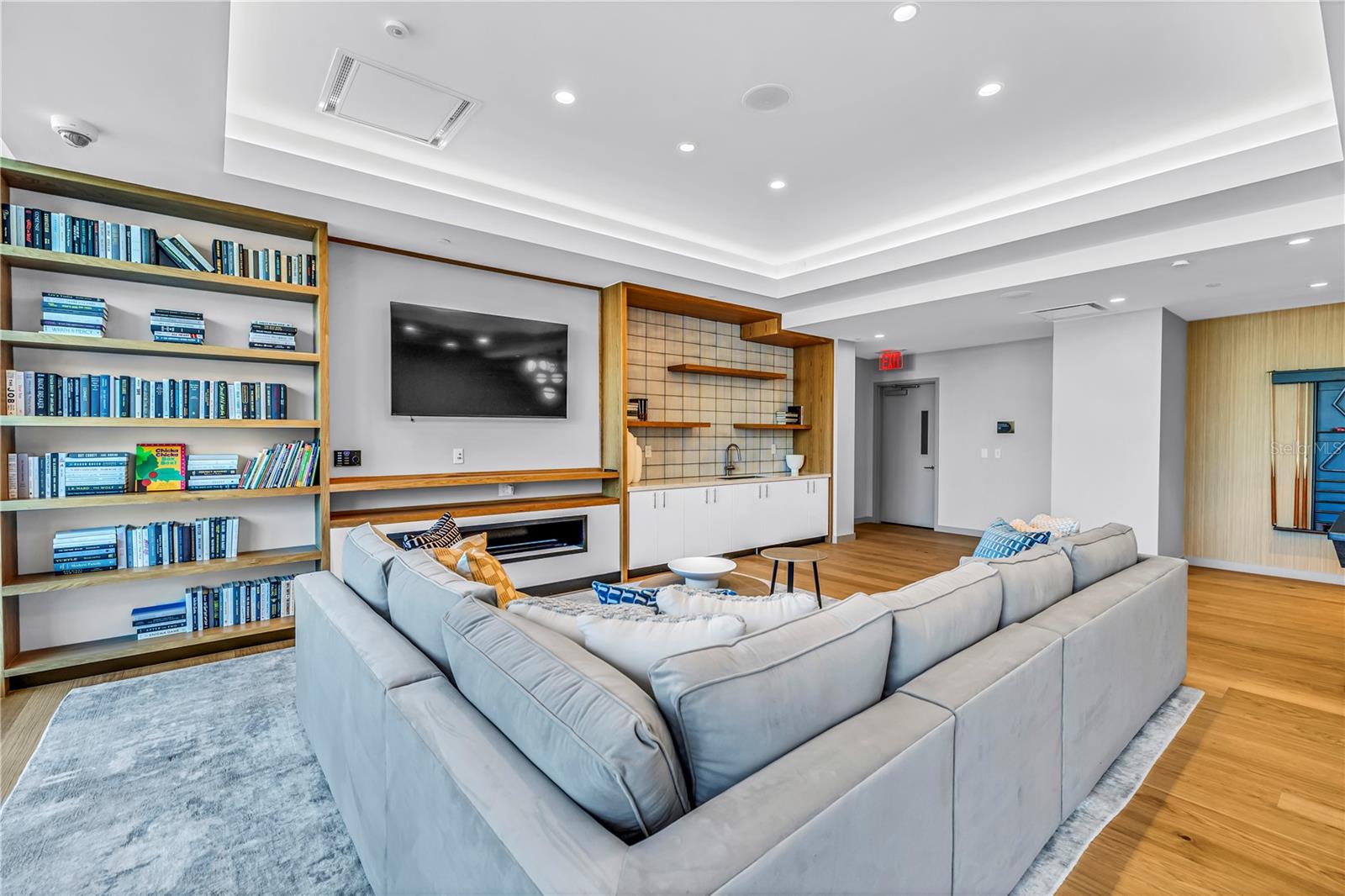 400 CENTRAL - Residential Lease