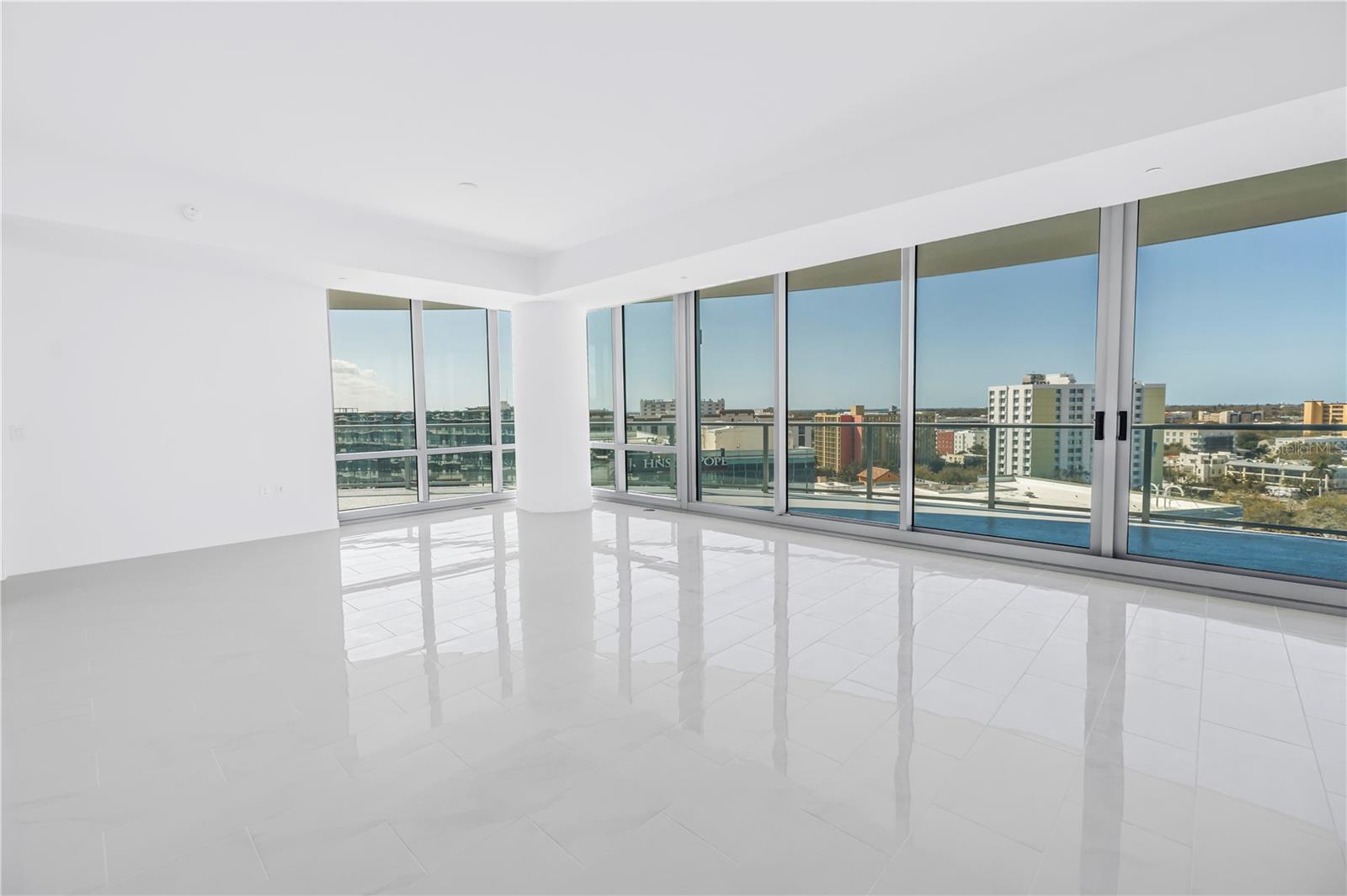 400 CENTRAL - Residential Lease