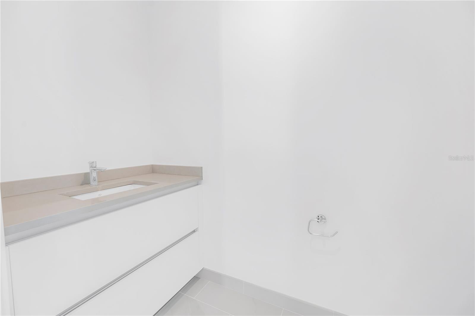 400 CENTRAL - Residential Lease