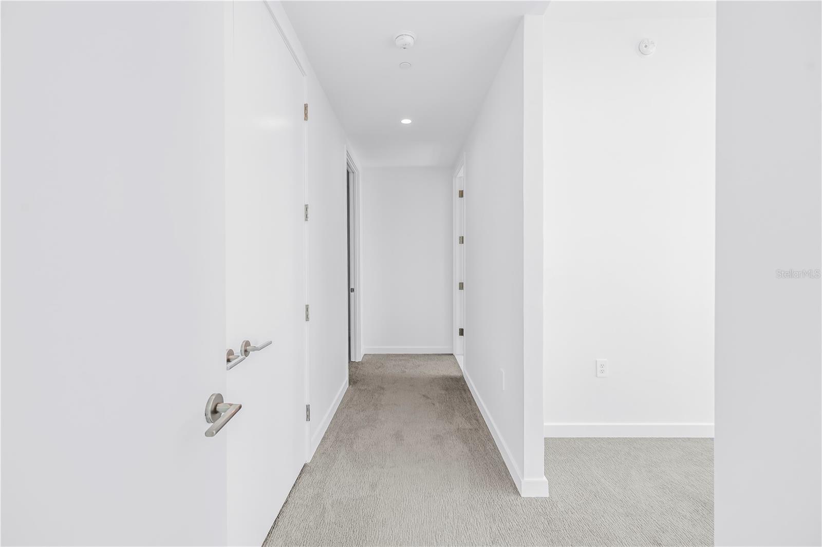 400 CENTRAL - Residential Lease