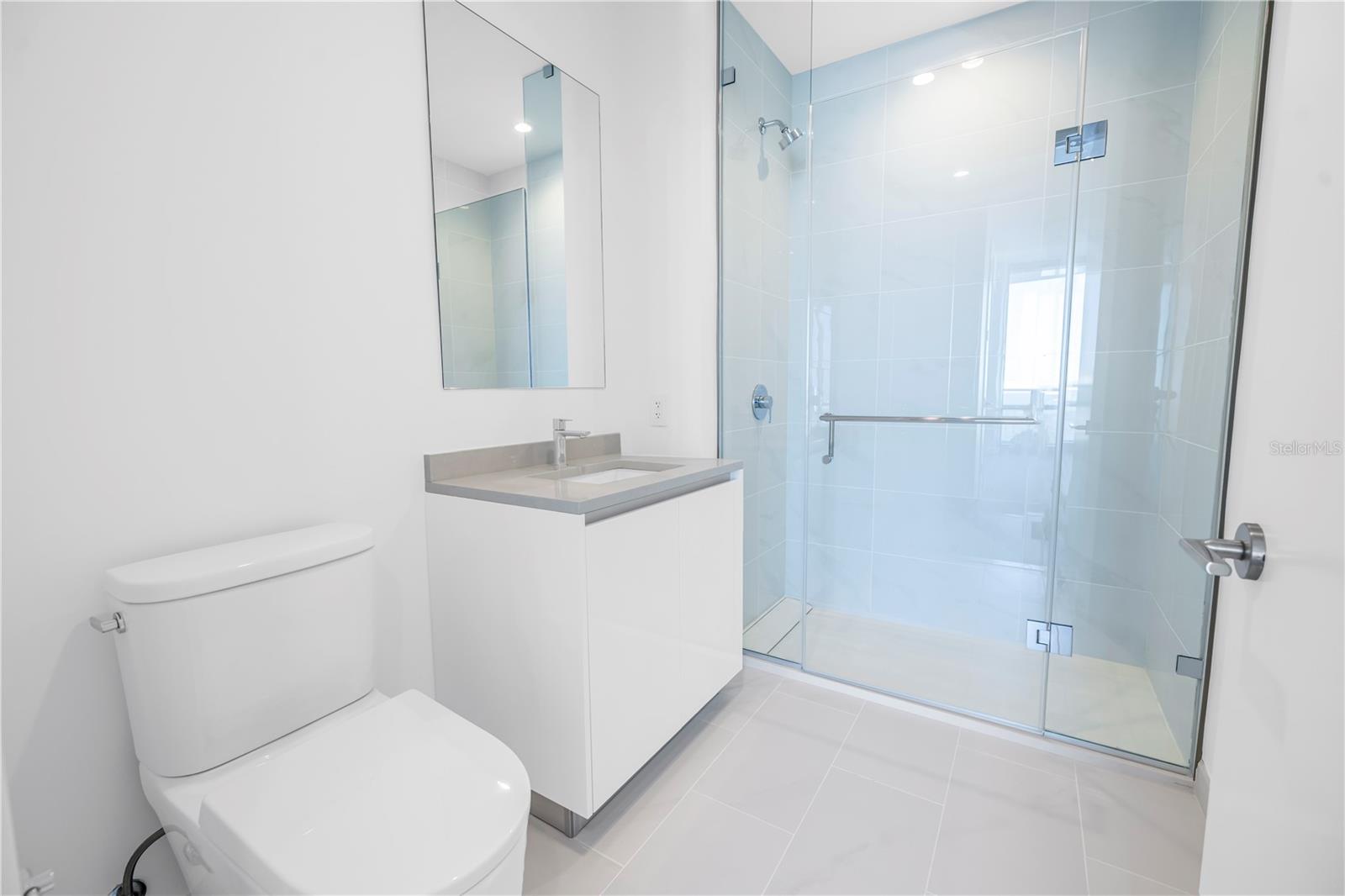 400 CENTRAL - Residential Lease