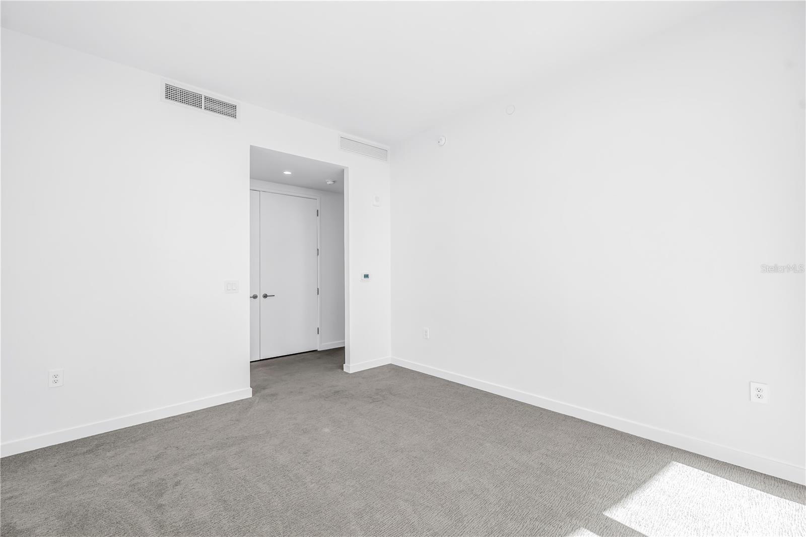 400 CENTRAL - Residential Lease