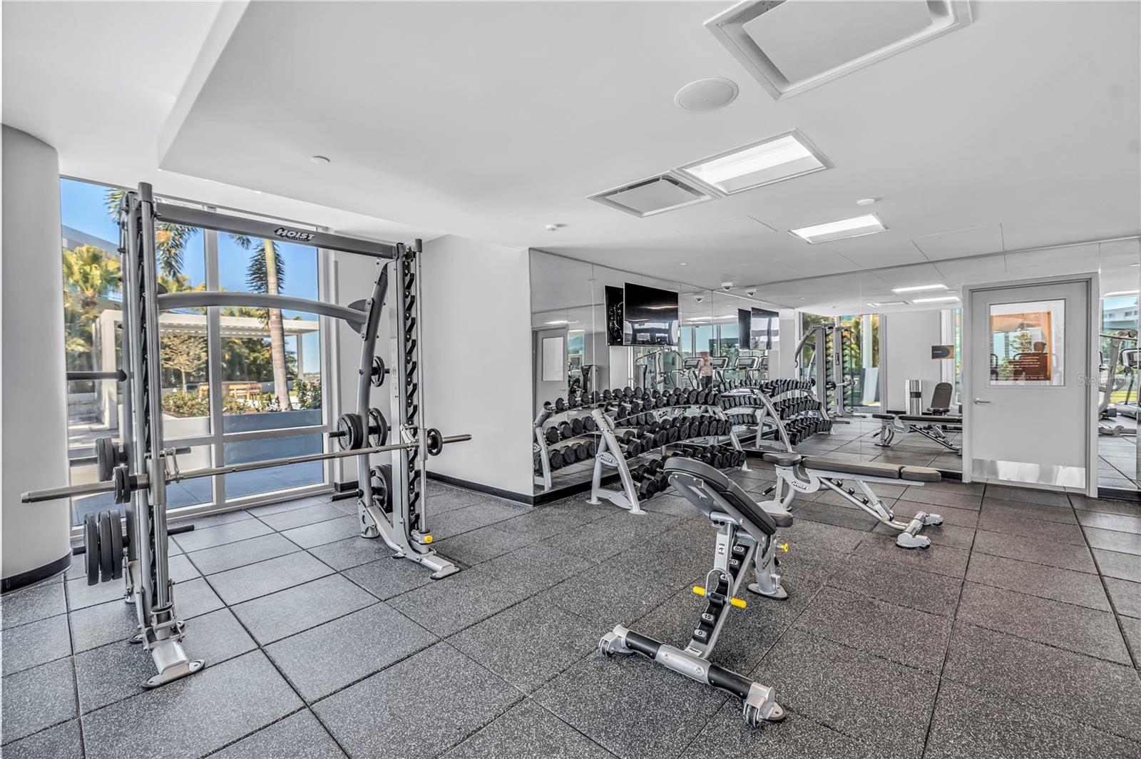 400 CENTRAL - Residential Lease