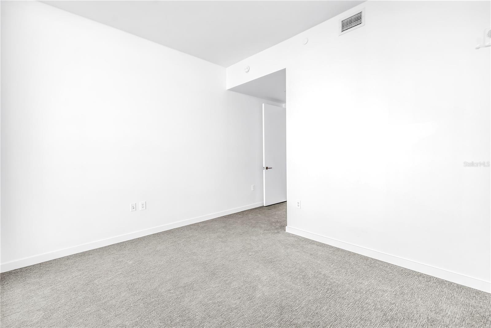 400 CENTRAL - Residential Lease