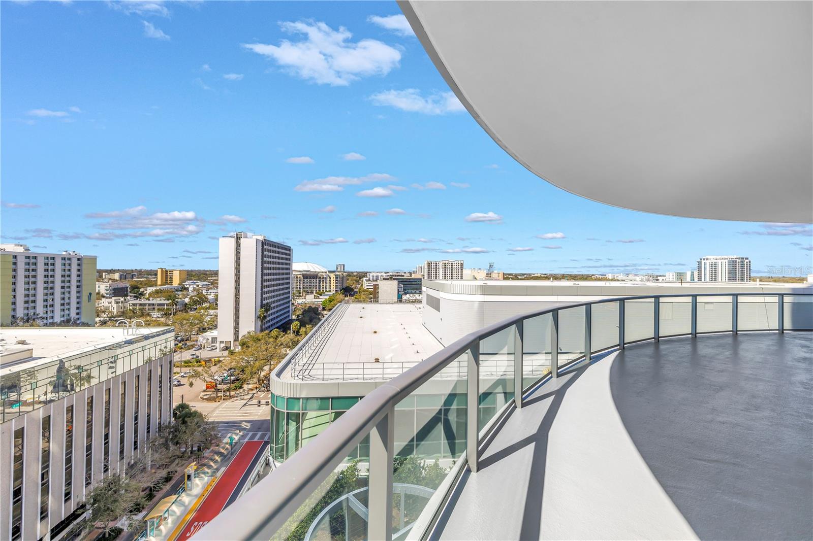 400 CENTRAL - Residential Lease