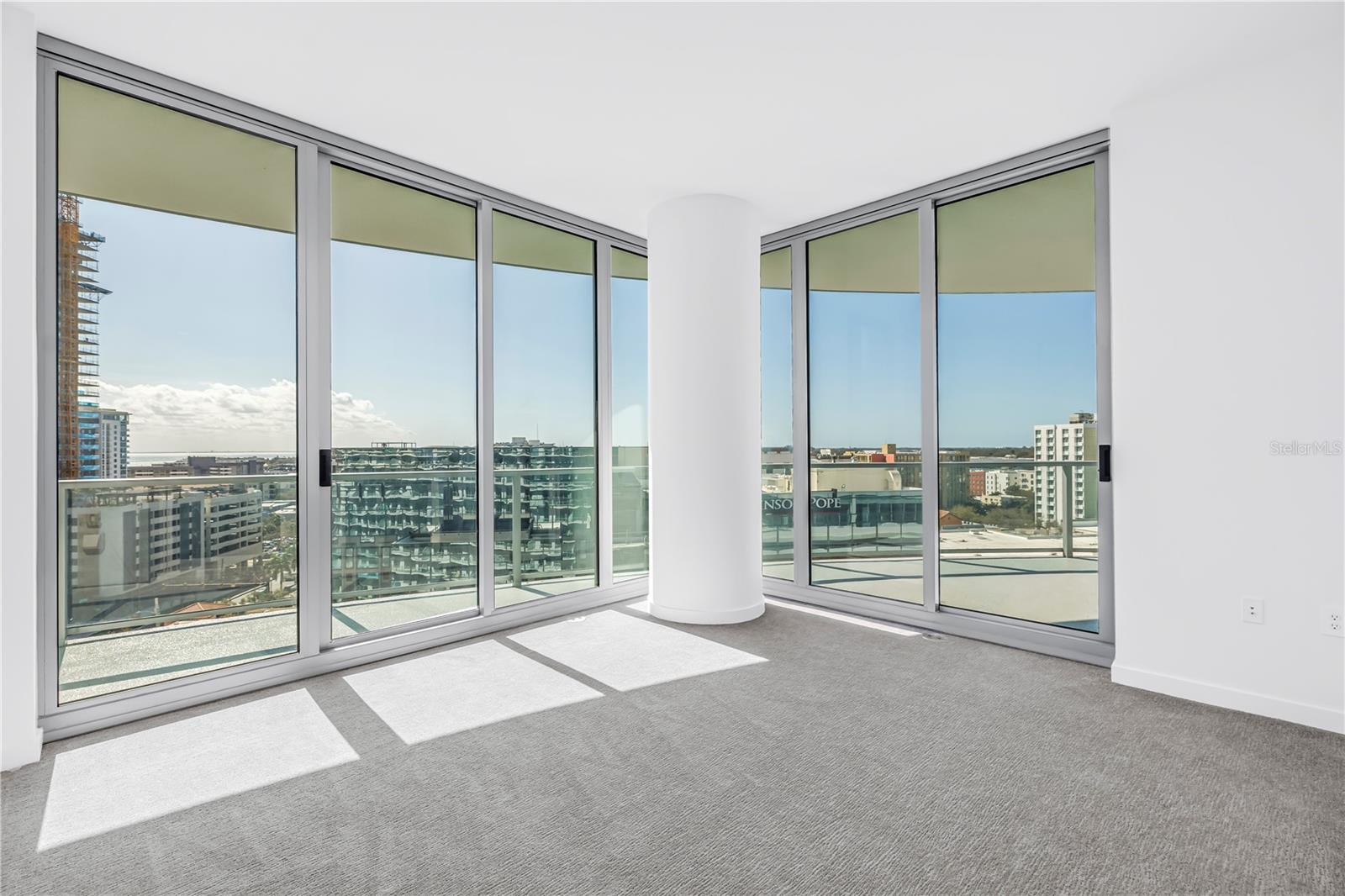 400 CENTRAL - Residential Lease