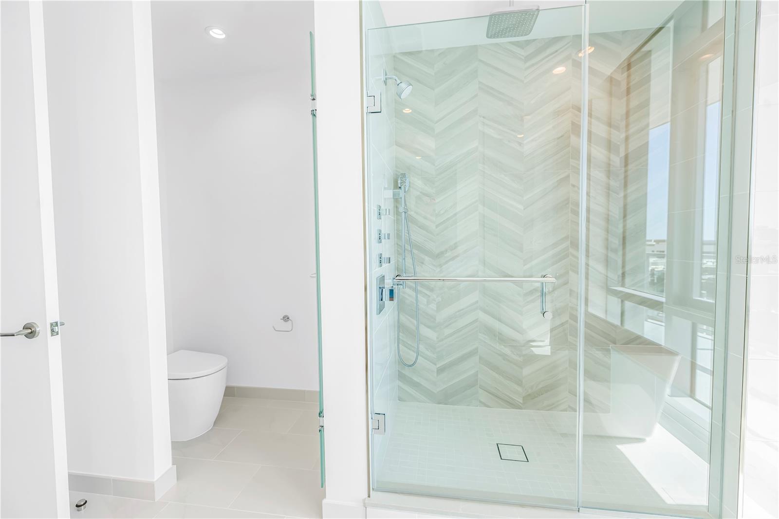 400 CENTRAL - Residential Lease