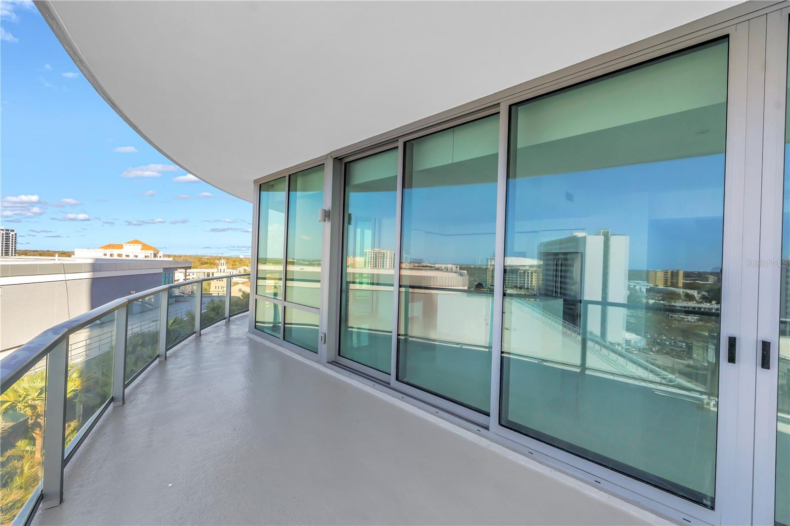 400 CENTRAL - Residential Lease