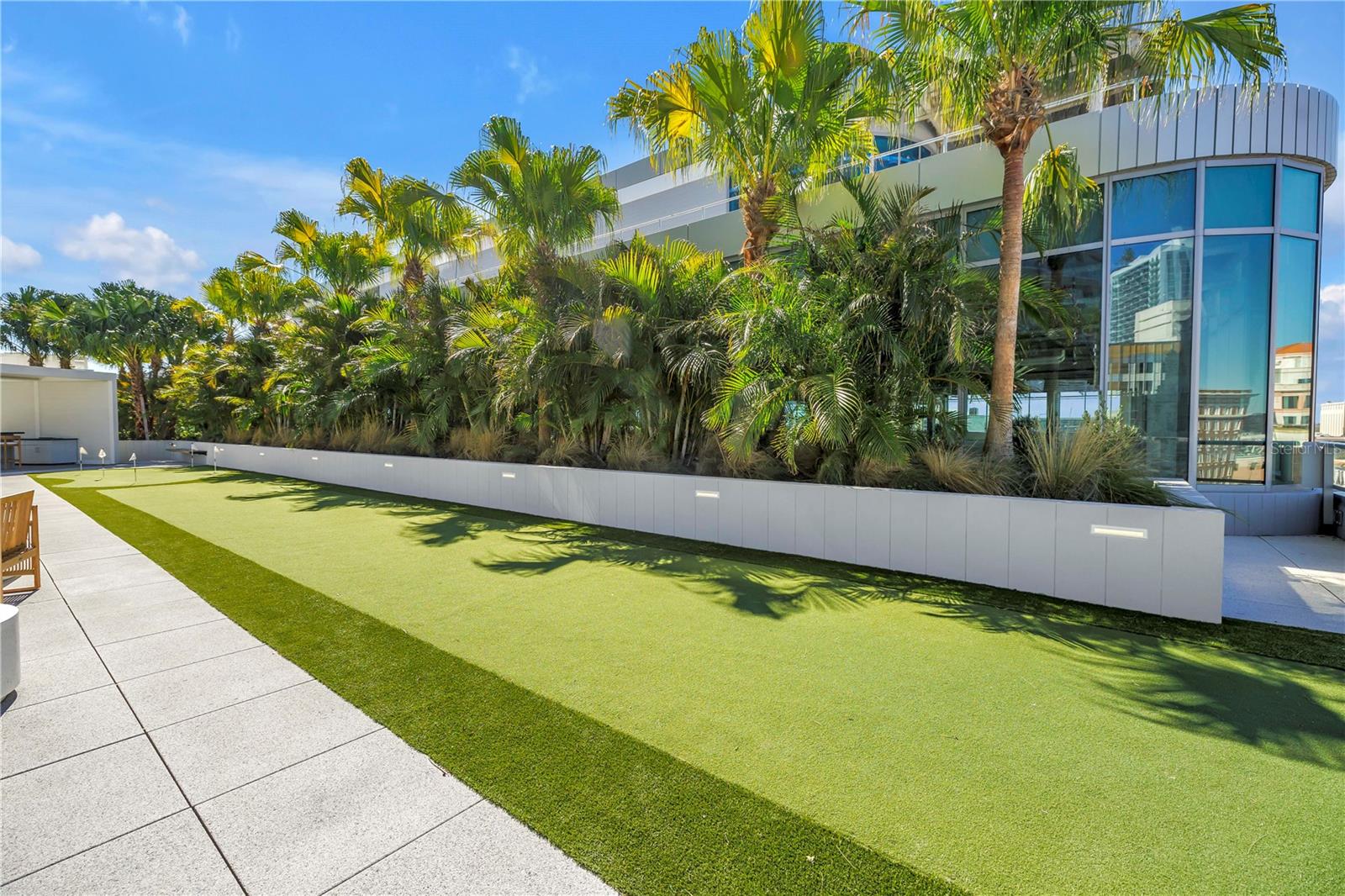 400 CENTRAL - Residential Lease