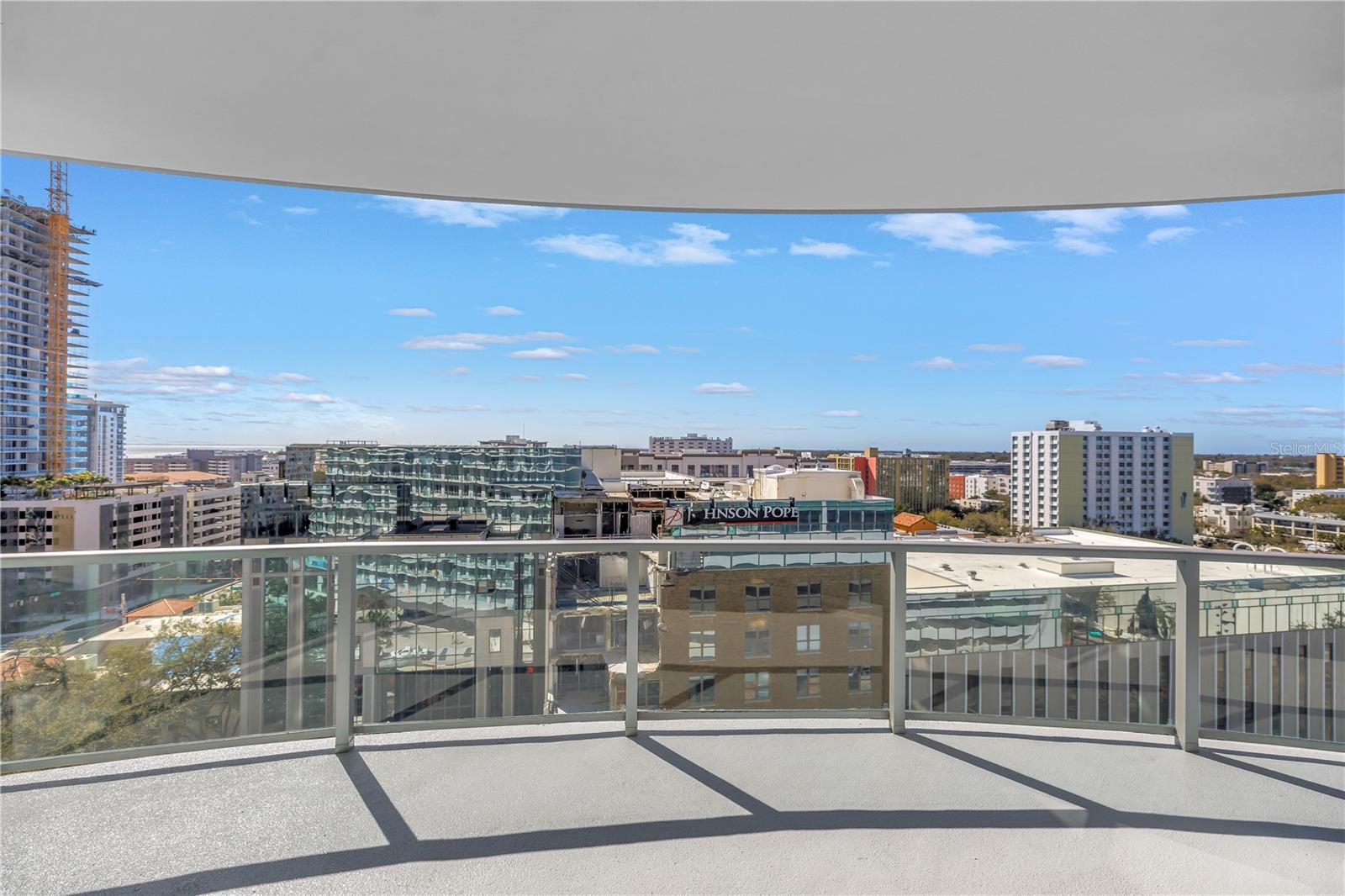 400 CENTRAL - Residential Lease