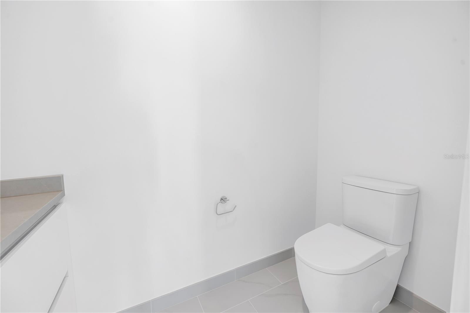 400 CENTRAL - Residential Lease