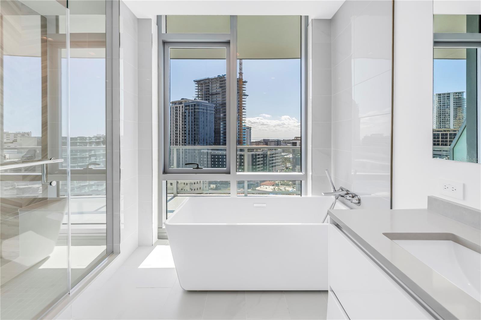 400 CENTRAL - Residential Lease