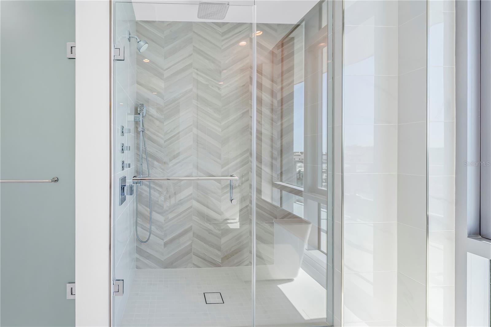 400 CENTRAL - Residential Lease