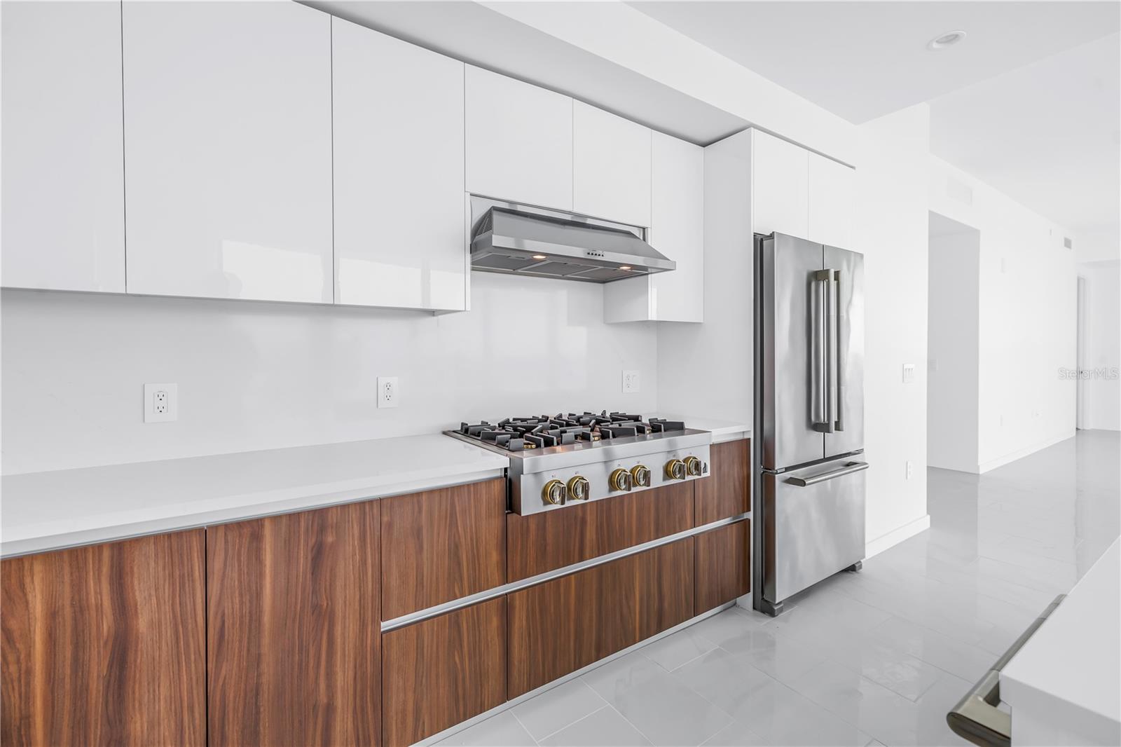 400 CENTRAL - Residential Lease