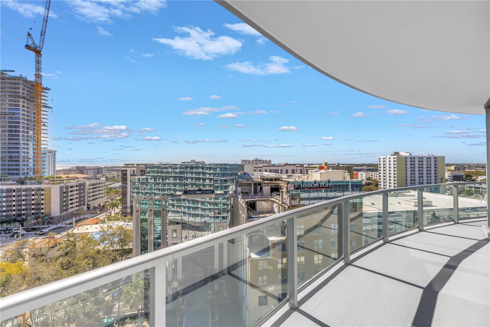 400 CENTRAL - Residential Lease